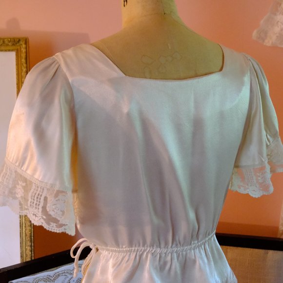 Pretty Victorian Satin Blouse - Picture 5 of 5